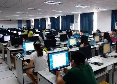 云南職稱評(píng)定迎來(lái)新變革 外語(yǔ)與計(jì)算機(jī)考試告別歷史舞臺(tái)，電腦動(dòng)畫設(shè)計(jì)行業(yè)迎來(lái)新機(jī)遇